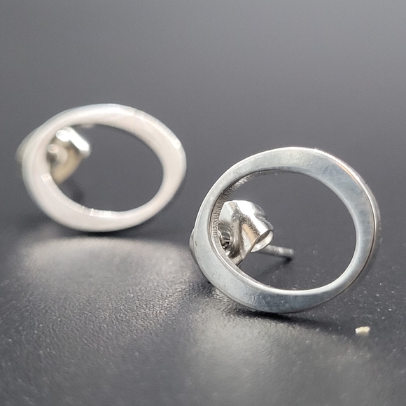 Classic silver oval stud earrings by Dazzling Rock. - Picture 6 of 10
